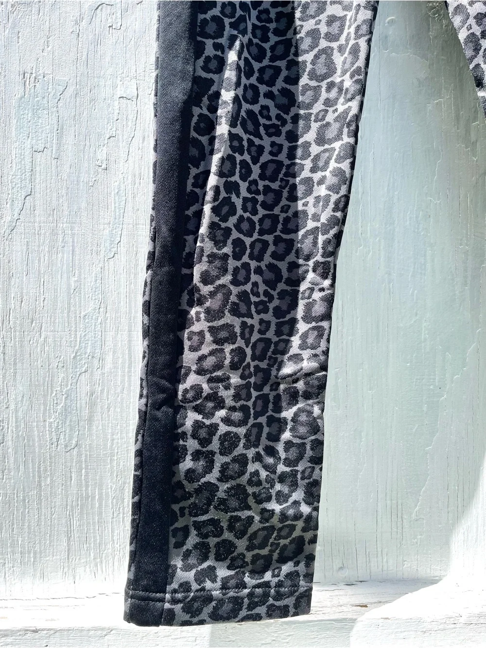 Puma Rare Jogger Track Pants Wild pack T7 Smoked Pearl Leopard Print Men's M